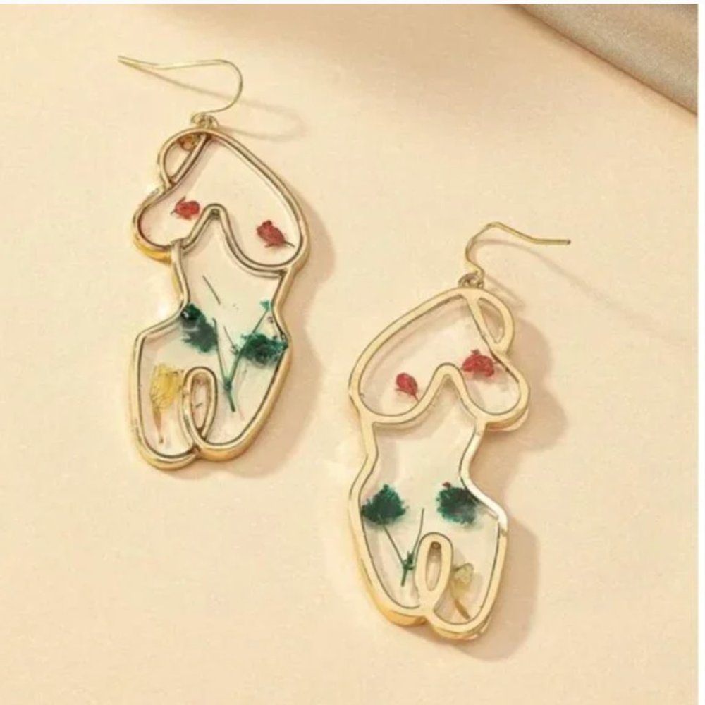 ⭐❤️ FREE Body Dried Flower Woman Outline Minimalist Chic Glam Girly Art Earrings